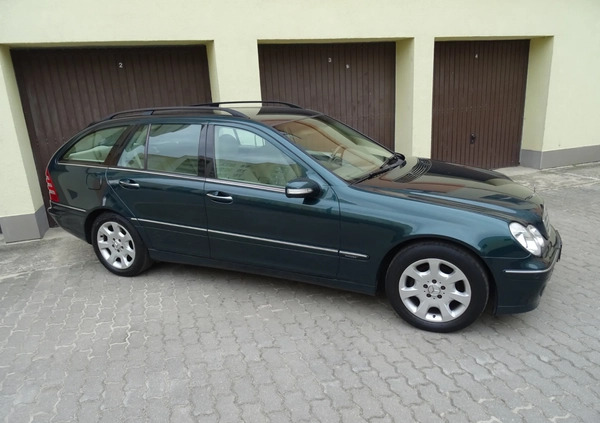 Mercedes-Benz Klasa C cena 16900 przebieg: 278000, rok produkcji 2005 z Puławy małe 277